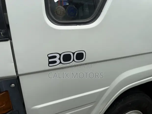 Foreign Used Toyota Dyna 300 Mini Truck - 1