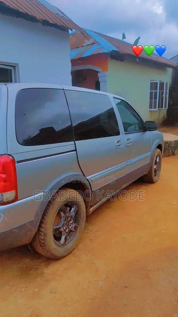2005 Grey Bus - Clear Engine & Gear - 1