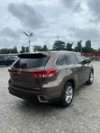 Toyota Highlander XLE 2019 Brown - 5