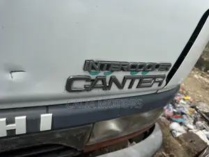 Mitsubishi Canter Mini Truck (6 Tayoyi) Na Waje, An Riga An Biya Haraji