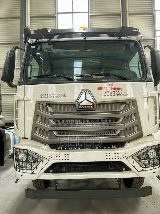 Brand New Sinotruk HOWO 371 6x4 Tractor Head - 1
