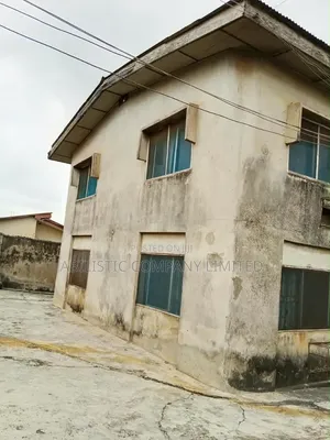 Gidaje 13 masu dakuna don siyarwa a Iju-Ishaga