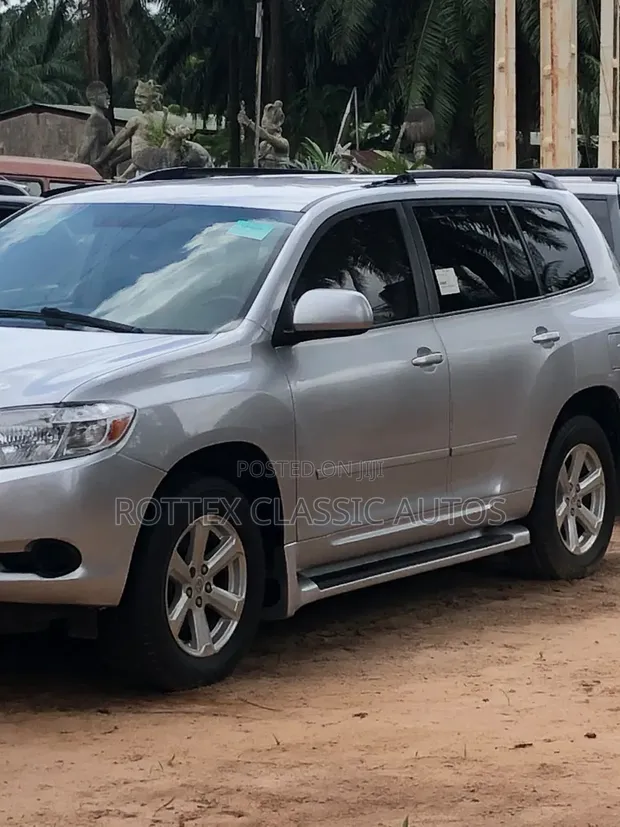 Toyota Highlander 2008 Silver - 1