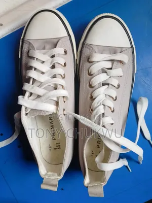 Beautiful Cream Canvas Sneakers - Low Cut Neck