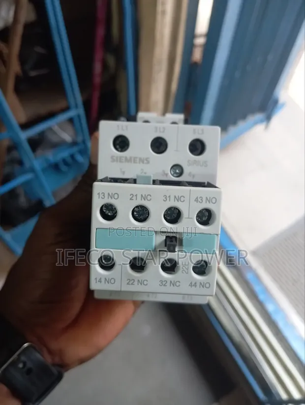 Siemens Contactor With Auxiliary Contact - 1