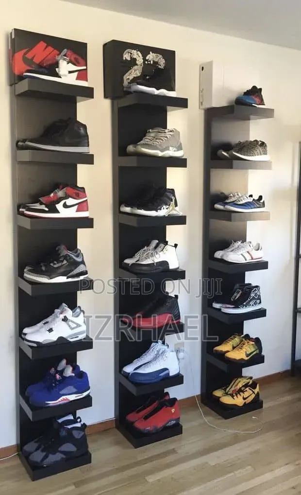 Modern Wall-Mounted Shoe Rack - Baki - 1