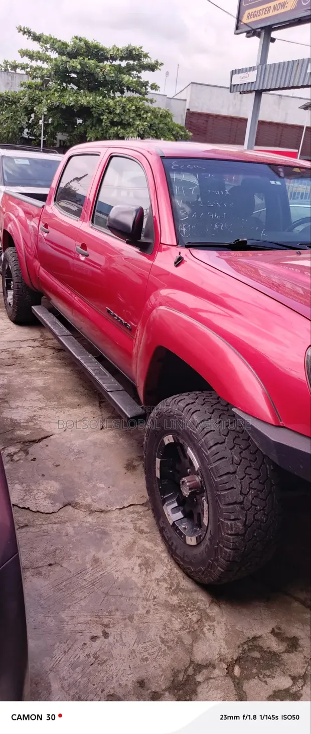 Toyota Tacoma PreRunner V6 2014 Red - 1