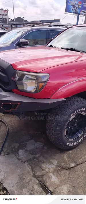 Toyota Tacoma PreRunner V6 2014 Red