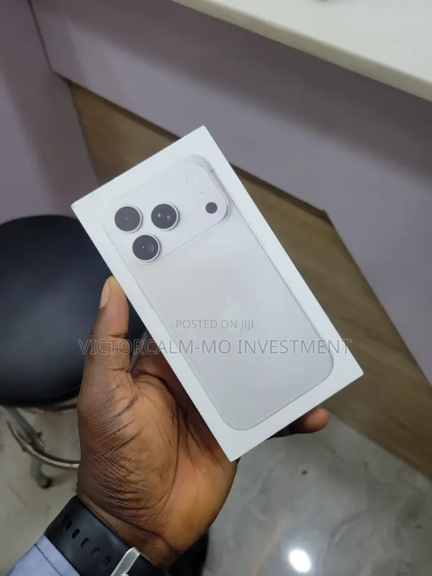 New Apple iPhone 18 Pro 512GB Silver - 1