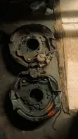 Toyota Sienna Rear Axle Assembly (2000-2005) - 1