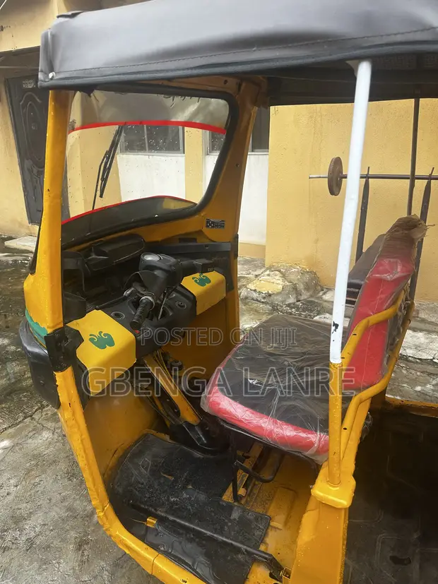 TVS King Deluxe Plus iTouch Start 2023 Yellow - 1