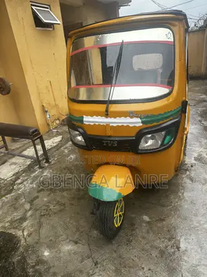 TVS King Deluxe Plus iTouch Start 2023 Yellow