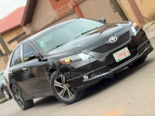 2008 Toyota Camry SE Sedan - 1
