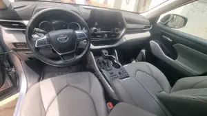 2024 Toyota Highlander XLE AWD Blue