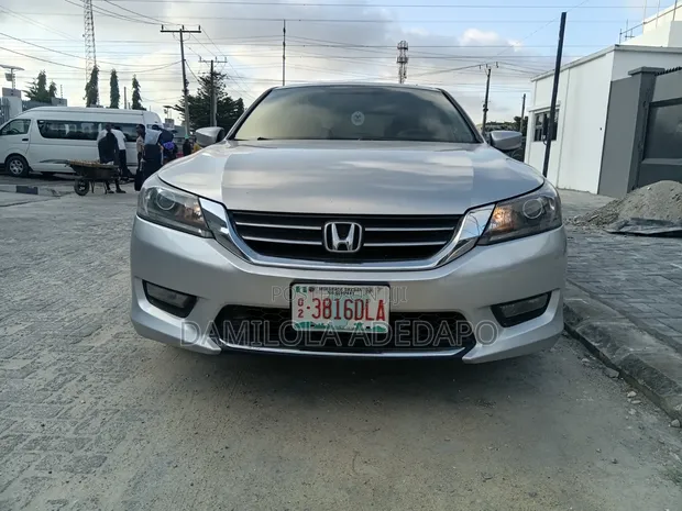 Honda Accord 2013 Silver - 1