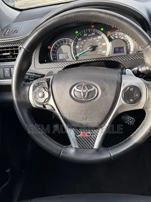 Toyota Camry 2014 XSE Fari