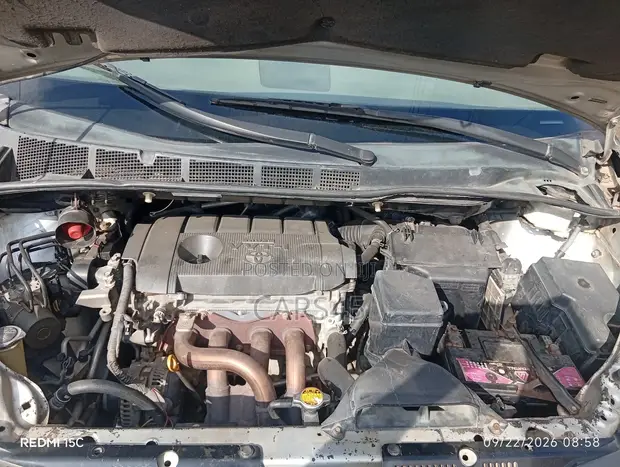 Toyota Sienna 2011 Silver - 1