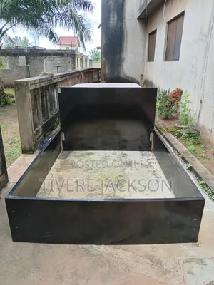 4x6 Black Bed Frame (Queen Size)