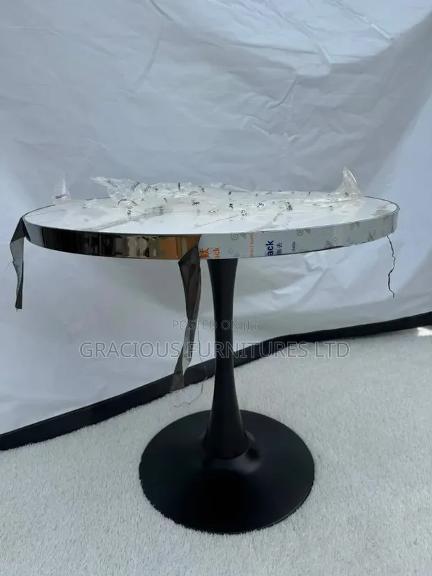 Modern Round Dining Table - 1