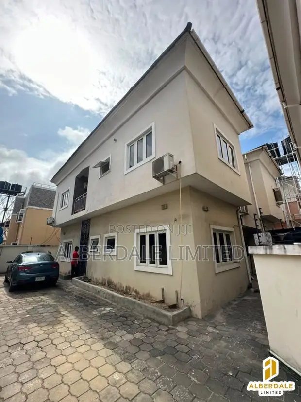 3 Bedroom Block of Flats for Rent in Chevron, Lekki - 1