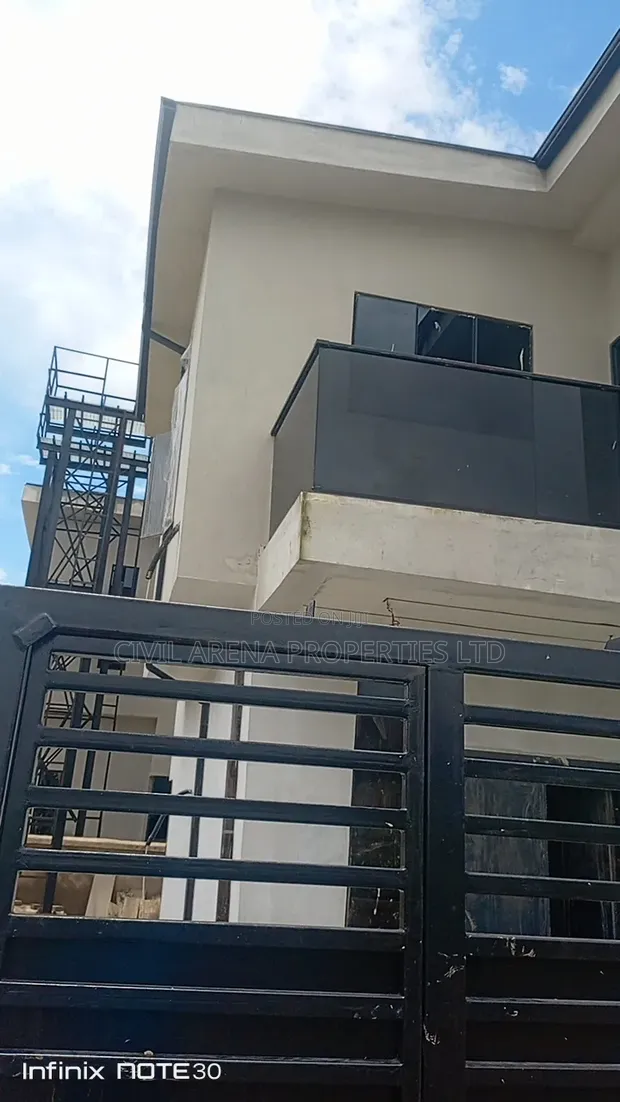 4 Bedroom Duplex da BQ Sayarwa a Festac - 1