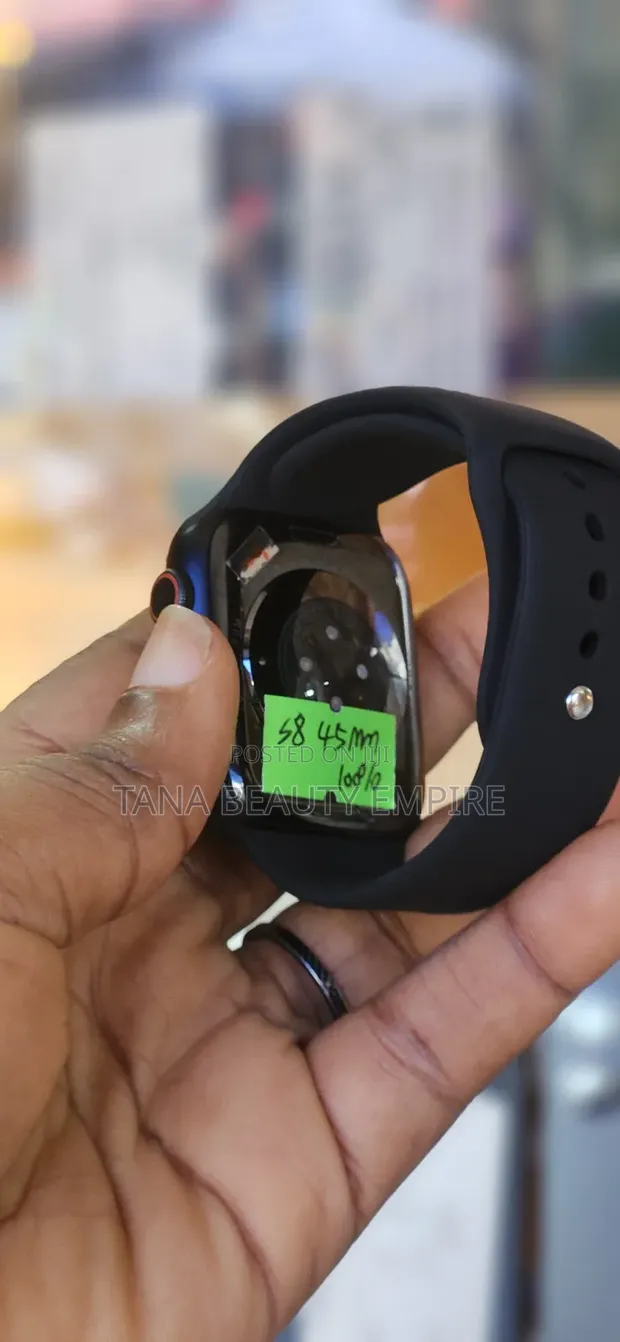Apple Watch Series 8 45mm GPS + Cellular - 1