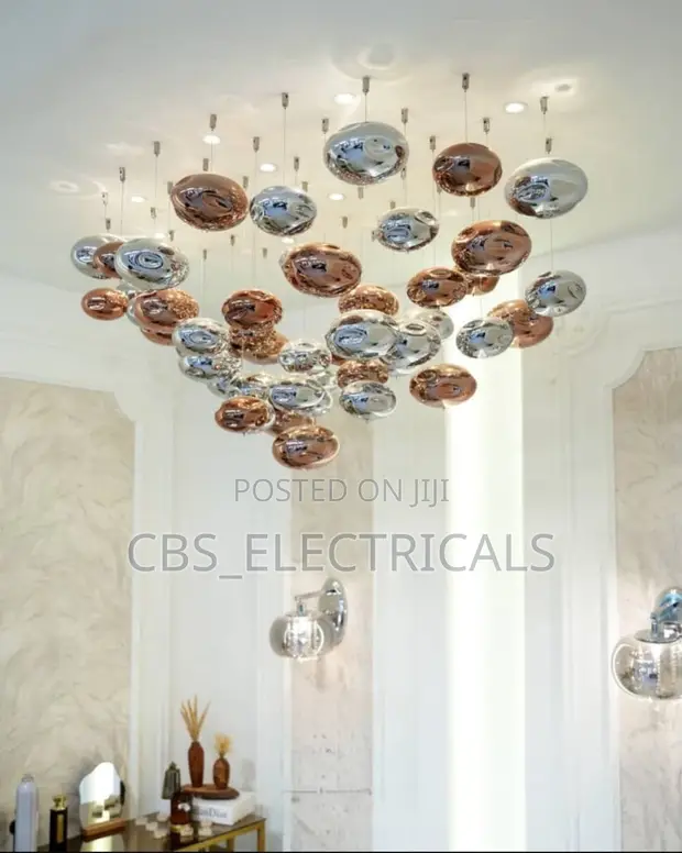 Luxury Metallic Chandelier (20-Piece Set) - 1