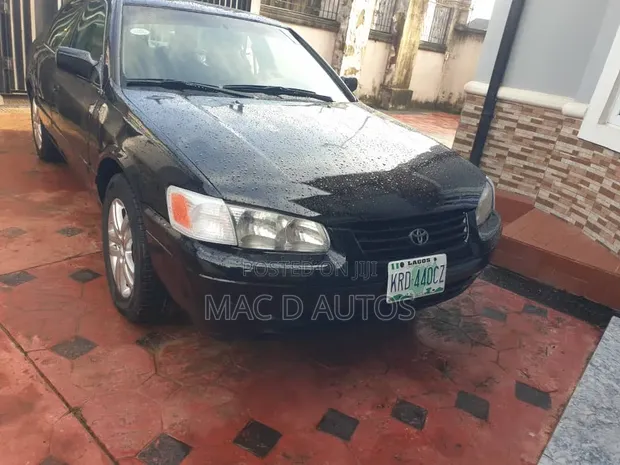 2001 Toyota Camry LE 2.2L Sedan - 1