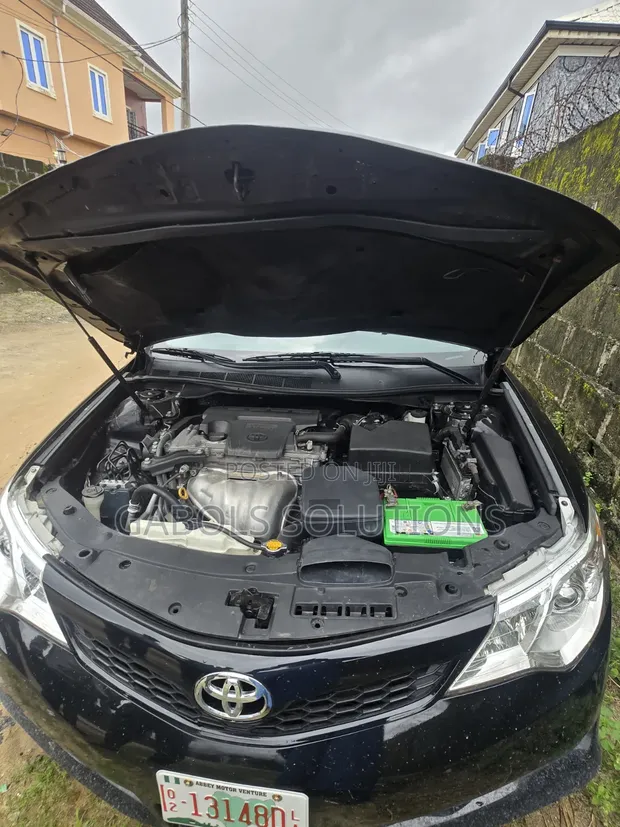 2013 Toyota Camry SE Sedan - Foreign Used - 1
