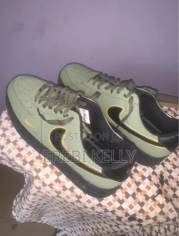 Nike Green Canvas Sneakers - Size 45 - 1