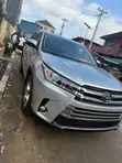 2017 Toyota Highlander Silver - 1