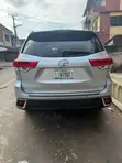 2017 Toyota Highlander Silver - 3