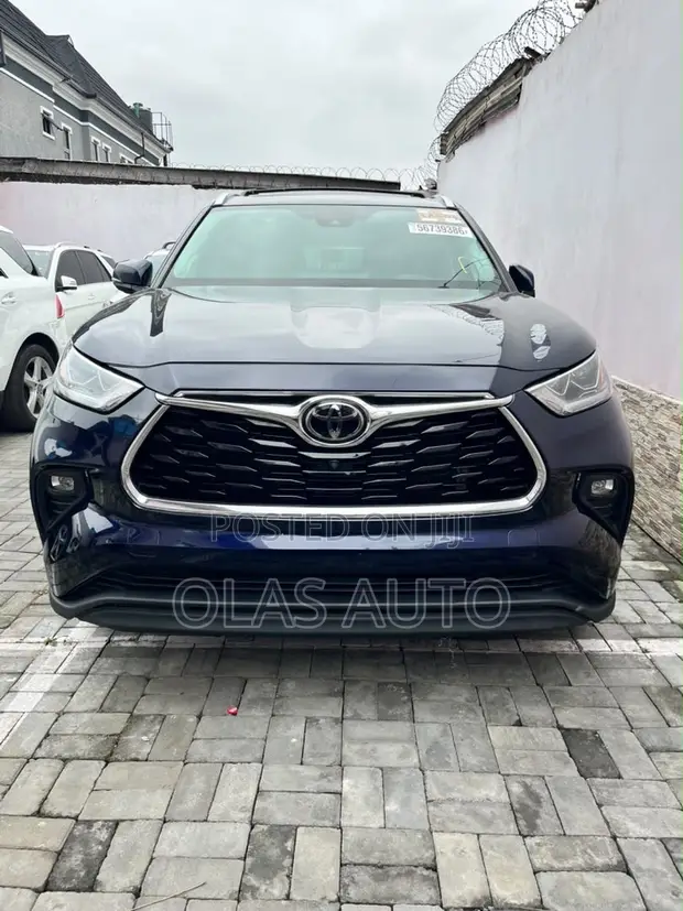 Toyota Highlander 2021 Blue - 1