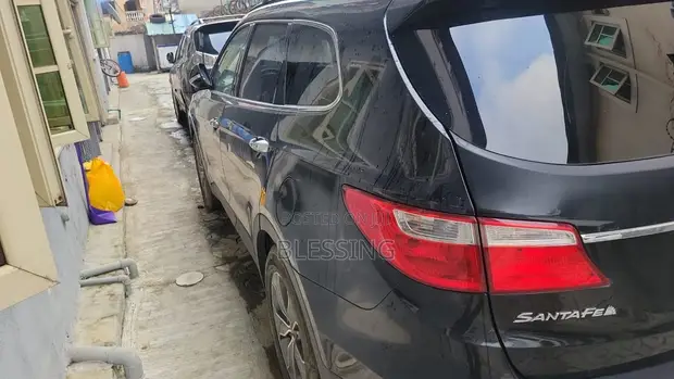 Hyundai Santa Fe 2014 Black - 1