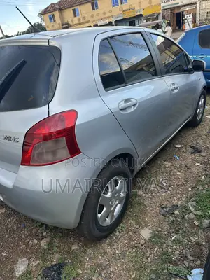 Toyota Yaris 2012 Silver