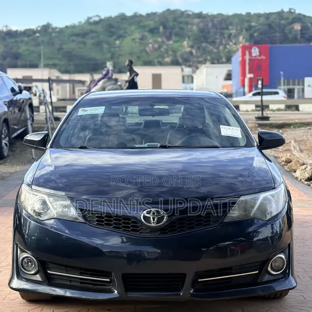 2013 Toyota Camry SE 2.5L Sedan - Foreign Used - 1