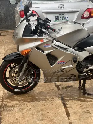 Honda VF 800 2001 Silver