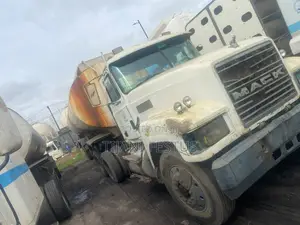Mack Tank Truck - 2004
