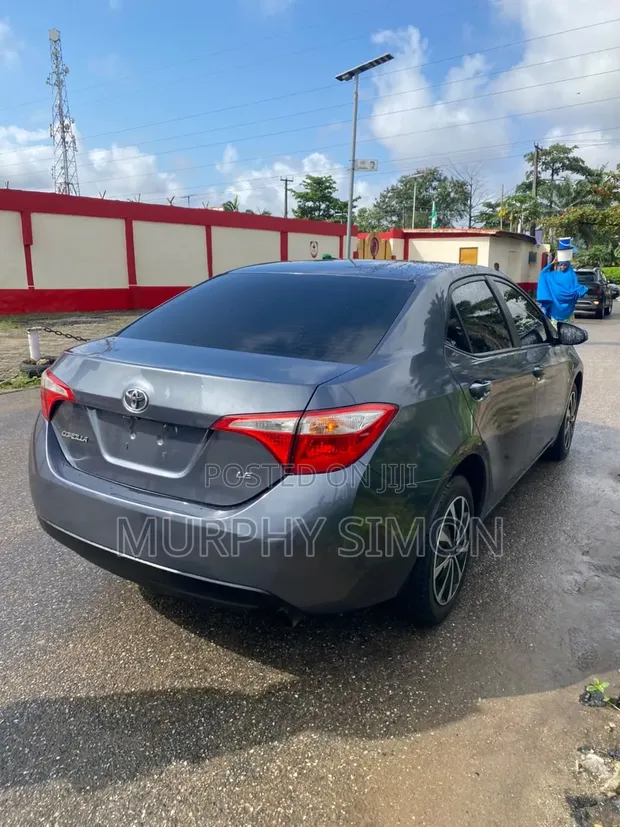 Toyota Corolla LE 2015 Grey - 1