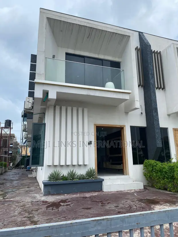 4-Bedroom Duplex for Rent in Buena Vista Estate, Lafiaji - 1