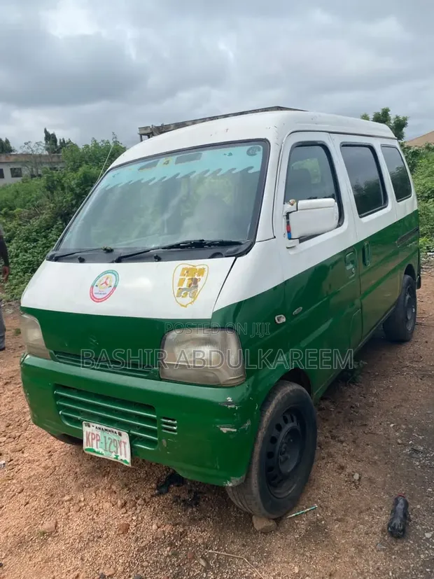Suzuki APV Minibus 2010 Green - 1