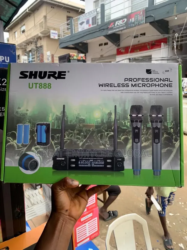 Shure UT888 Wireless Microphone - 1