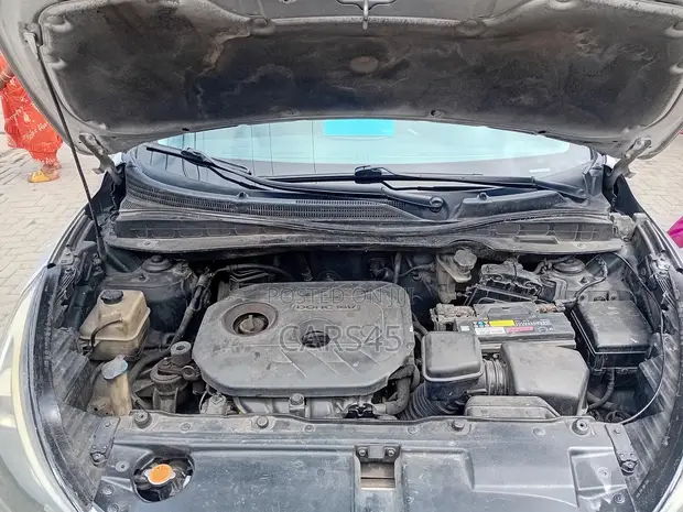 Hyundai Ix35 2014 Silver SUV - 1
