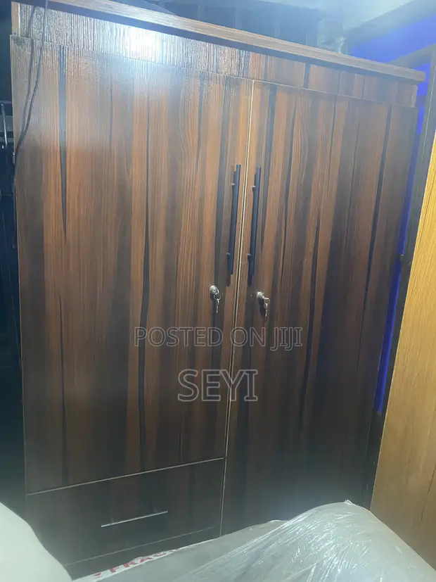 Chosen Furniture da Interior World Wardrobes - 1
