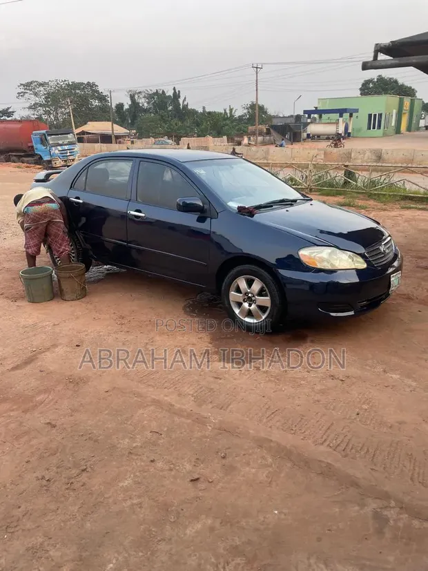 Toyota Corolla LE 2005 Blue - 1