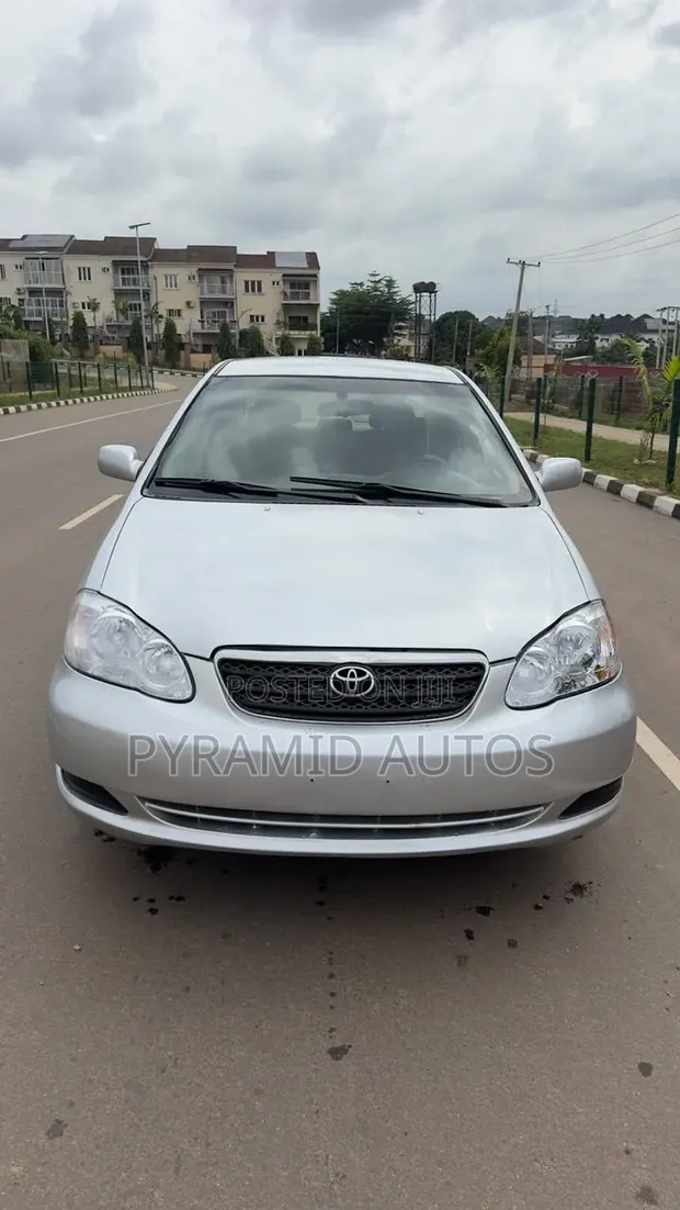 Toyota Corolla 2006 Silver - 1