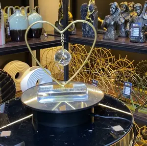 Crystal Shape Ball Holder