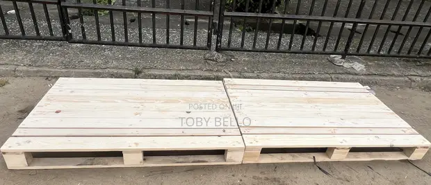 Wooden Picnic Pallet Rental for 8-12 Guests - 1