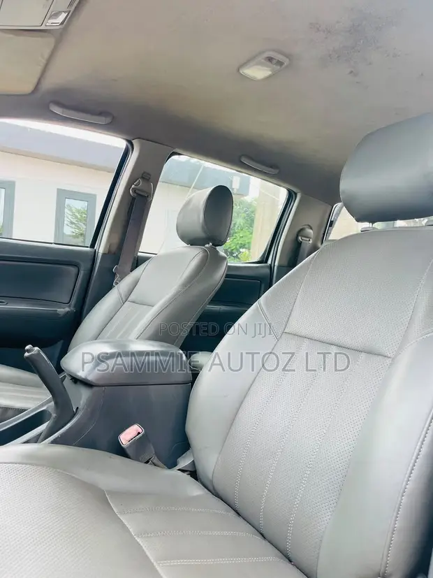 Toyota Hilux 2015 White - 1