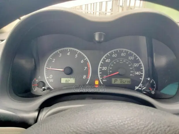 Toyota Corolla 2013 Zinariya - 1